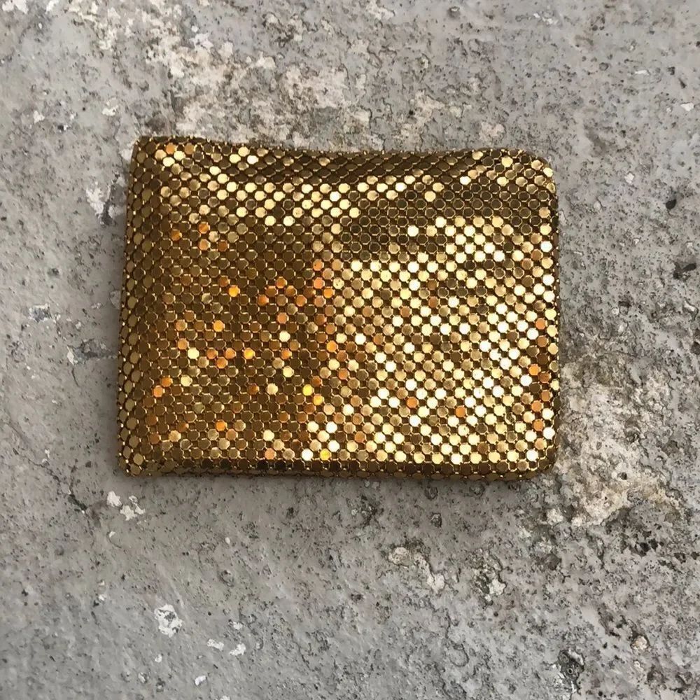 Mesh gold billfold